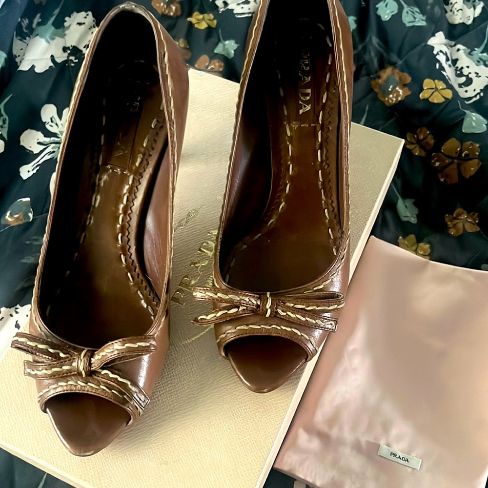 Calf skin Prada heels size 8